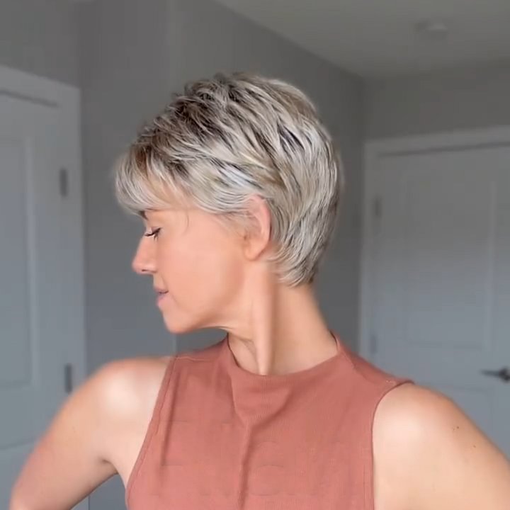 Trendy Gradient Bob Wig – Short Straight Fluffy Cut with Volume & Shine